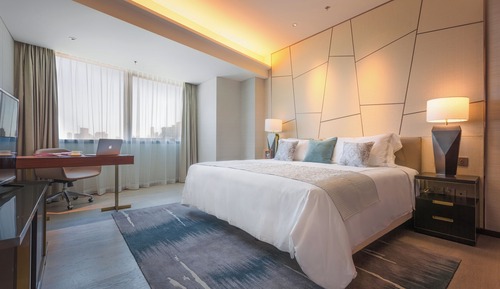 Premier Room, 1 King Bed