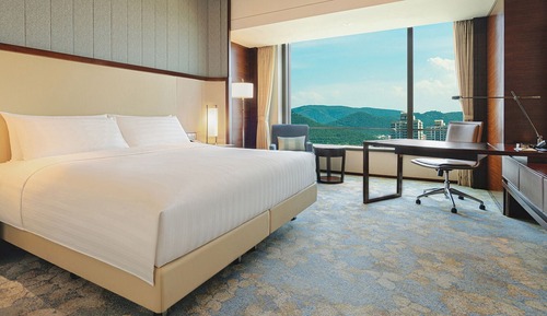 Deluxe Room, 1 King Bed