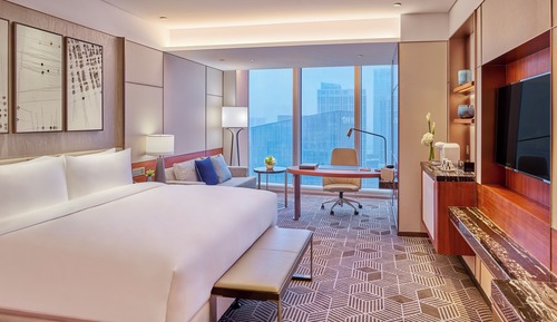 Classic Room, 1 King Bed, City View