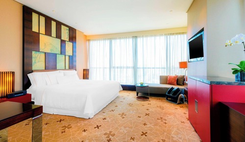 Club Suite, 1 King Bed, City View