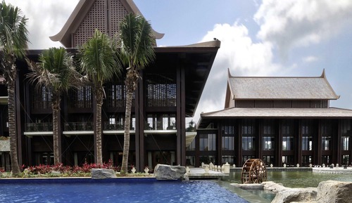 Deluxe Room, 1 King Bed, Pool Access