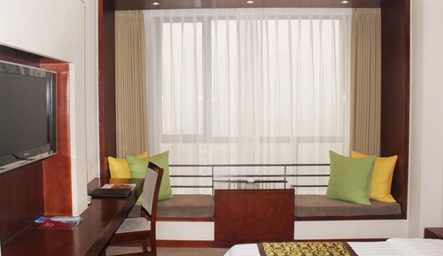 Standard Room, 1 King Bed