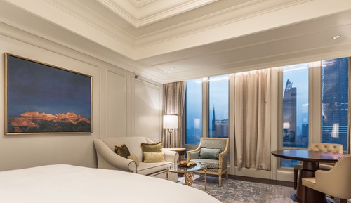 House, 1 King Bed, Smoking, River View (Opera River View King Room)