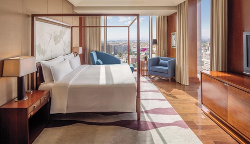 Suite, 1 King Bed, City View (Forbidden City View)
