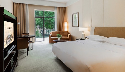 Business Room, Balcony