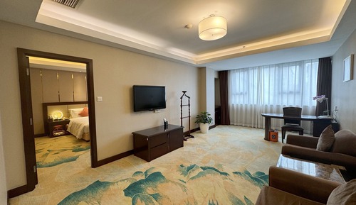 Deluxe Suite, 1 Queen Bed