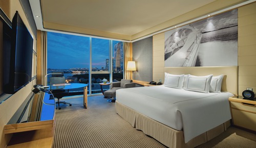 Premium Room, 1 King Bed, Accessible, Lake View