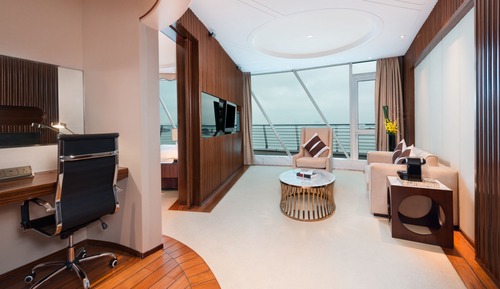 Suite, 1 King Bed, Club Lounge Access (Captain, Lounge Access)