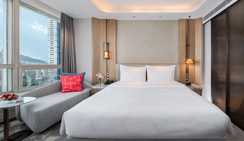Premier Double Room (High Floor with Bathtub)