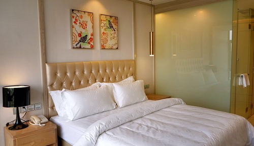 Double Room (Sassy)