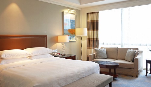 Premier King Room River View