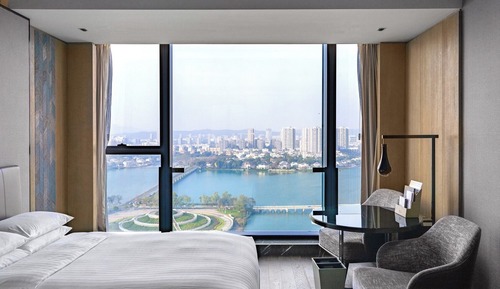 Room, 1 King Bed, Lake View