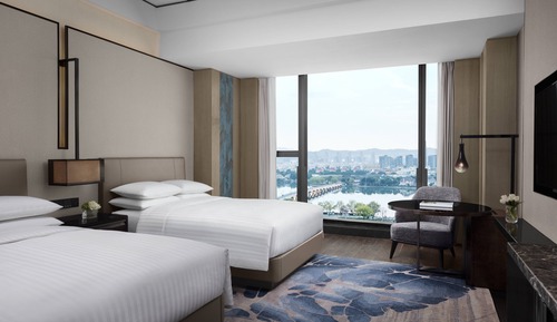 Club Room, 2 Twin Beds, Lake View