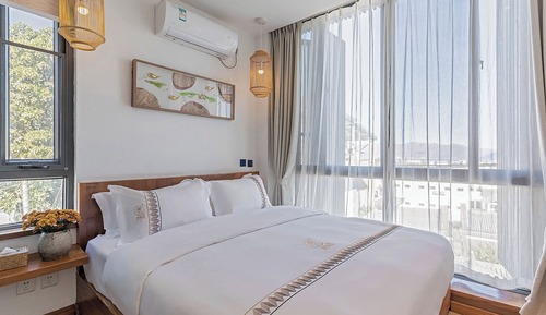 Courtyard2- Comfort Room 