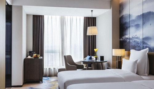Deluxe Room, Multiple Beds (2 Twin Beds and 1 Sofa)