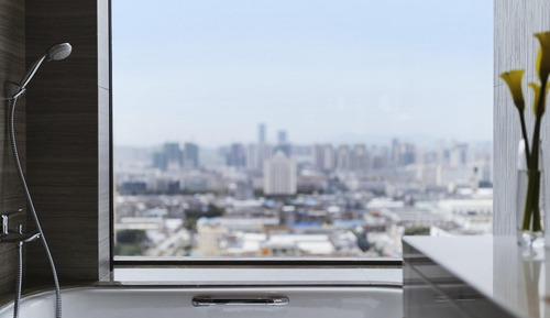 Classic Room, 1 King Bed, City View