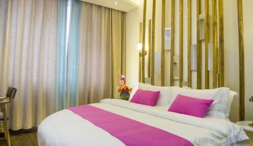 Superior Double Room with Round Bed