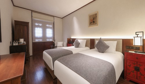 Standard Twin Room 