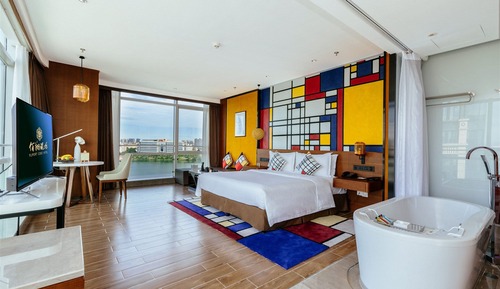 Deluxe Studio Suite