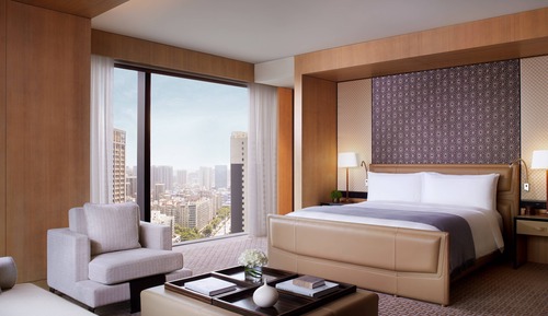 Club Suite, 1 King Bed, City View