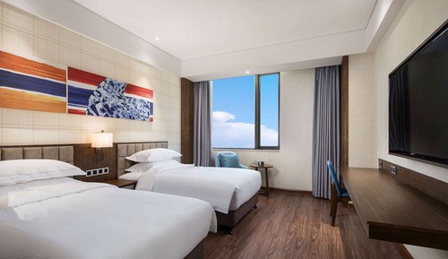 Room, 1 King Bed, Smoking
