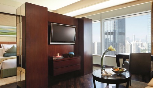 Club Premier King Bed Room