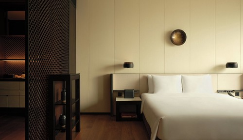 Deluxe Room, 1 King Bed