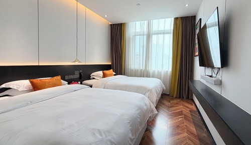 Superior 2-Bedroom 2-Bath Gaming & Mahjong Suite (4-PC 4070S, Max 7 Guests)