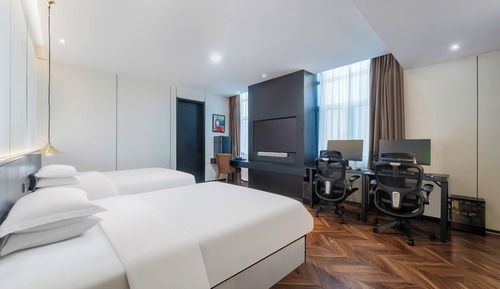 Deluxe Esports Twin Room, Two Queen Beds (2 PCs RTX 4070S)