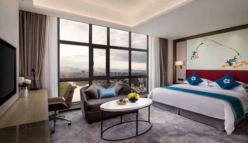 Deluxe Room, 1 King Bed, Smoking