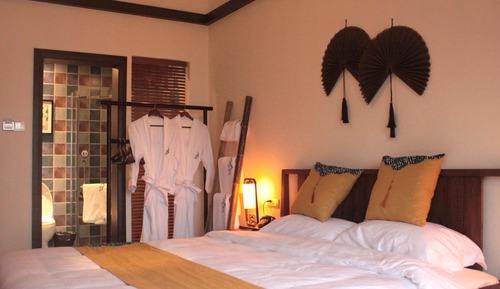 Fully View Double Room-Stay 2 nights and above can  free pick up Guilin train station