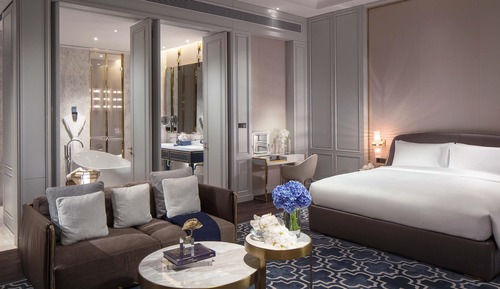 Club Suite, 1 King Bed, Club Lounge Access (Prestige)