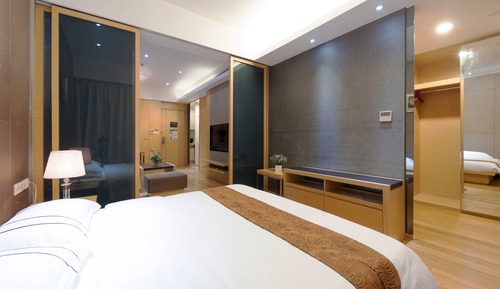Business Suite Room