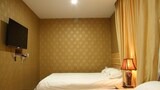 Family Room - Non Smoking,Eco Plan (Stairs Only，second or third floor) 