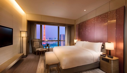 King Premier Suite Canton Tower River View