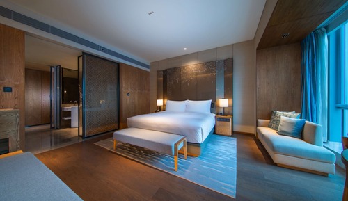 King Accessible Room River View