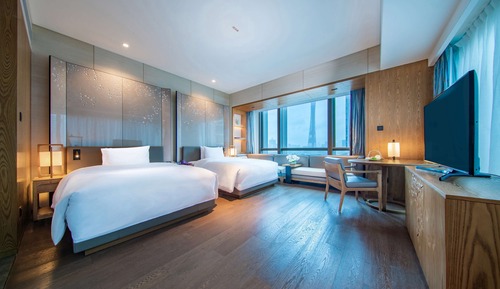 Two Queen Deluxe Room Canton Tower River View