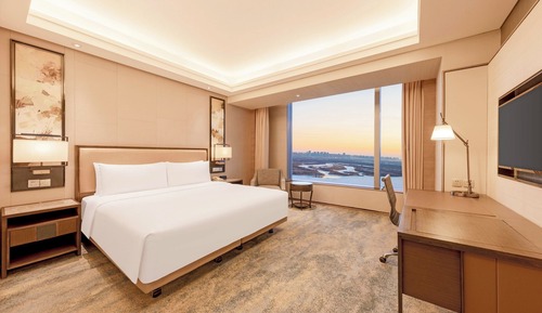 Deluxe Room, 2 Twin Beds, River View