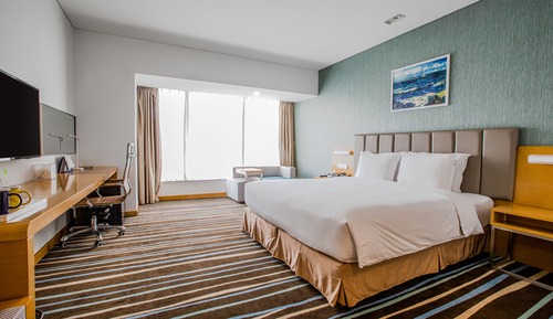 Standard Room, 1 King Bed (Extra Floor Space)