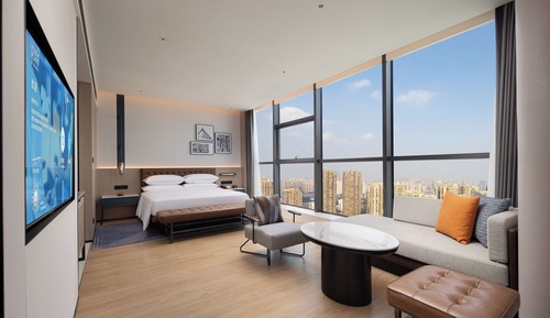 Superior Suite, 1 King Bed, City View