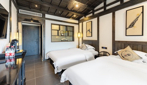 Signature Twin Room