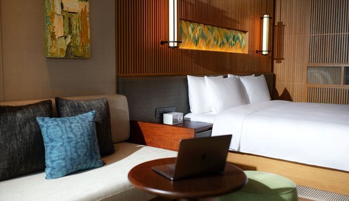 Deluxe King Room