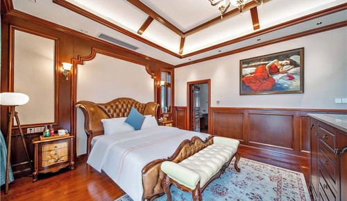 Superior Villa, Hill View