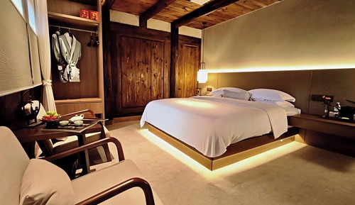 Signature Double Room, Courtyard View