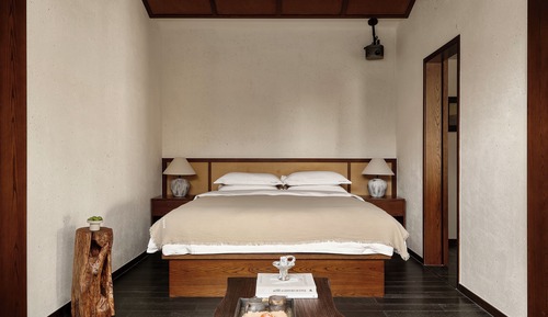 Superior Double Room, 1 King Bed, Private Bathroom, Courtyard View