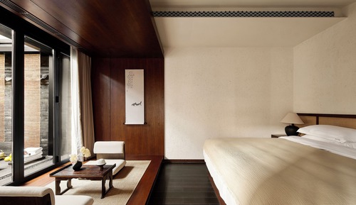 Superior Suite, 2 Bedrooms, Private Bathroom, Courtyard View