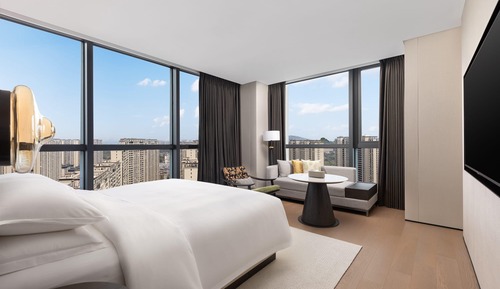 Room, 1 King Bed, Lake View