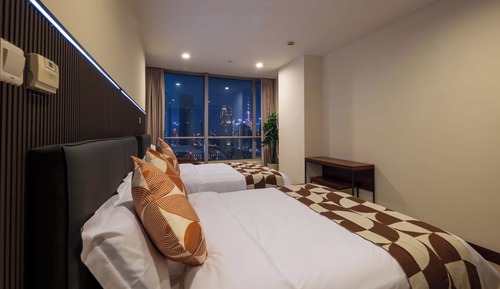 Luxury Twin Room, City View