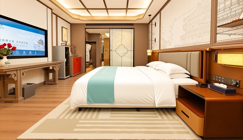 Courtyard King Room