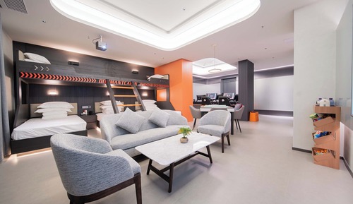 Senior Suite